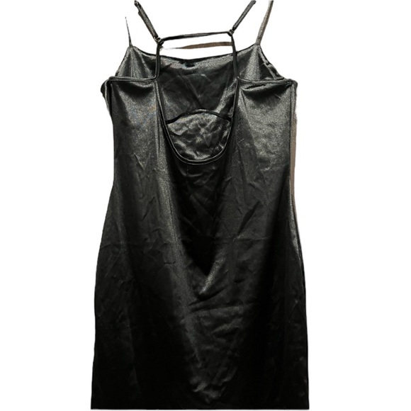 The Iconic & Always in Fashion Little Black Dress (LBD) Form Fitting Bodycon - Picture 4 of 7